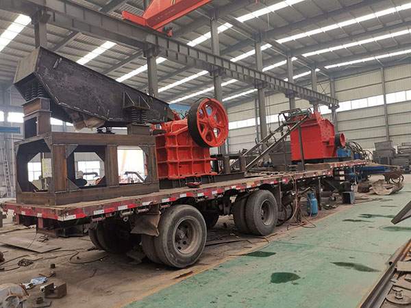 新疆移動(dòng)碎石機(jī)移動(dòng)破碎機(jī)哪家強(qiáng)