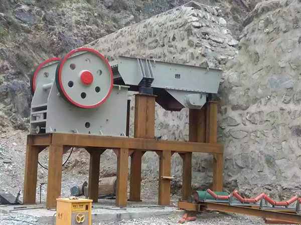 河北長(zhǎng)沙重錘破碎機(jī)多少錢(qián)一臺(tái)