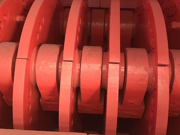 上海斗式移動(dòng)破碎機(jī)租賃