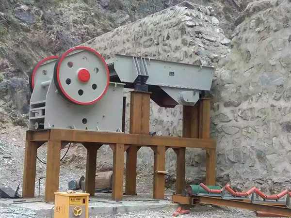 新疆小型車載移動破碎機設備