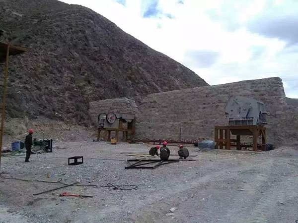 江蘇斗式移動破碎機工作視頻