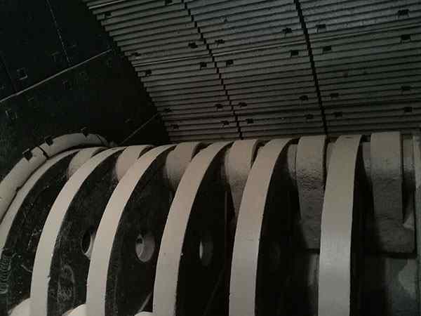 四川履帶式重錘破碎機(jī)設(shè)計(jì)