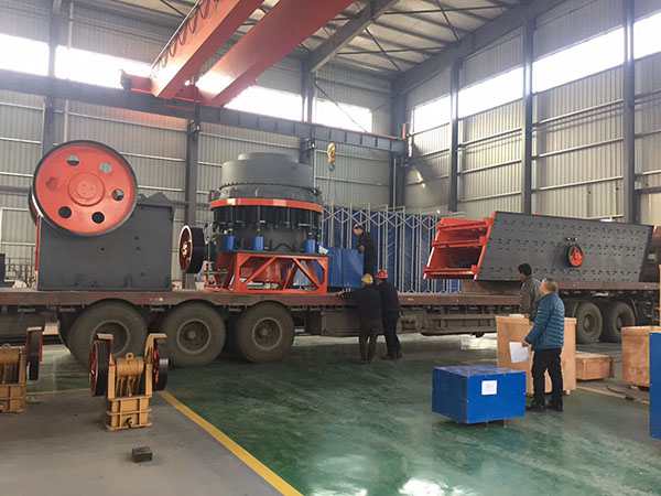 廣東輪胎式移動破碎機設備價格