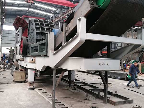 內(nèi)蒙古挖機(jī)移動(dòng)破碎機(jī)站報(bào)價(jià)