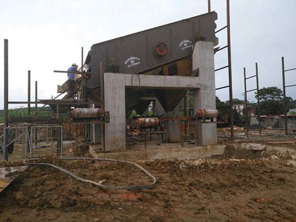 江蘇履帶式重錘破碎機(jī)德國