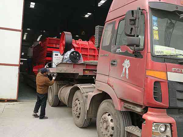 新疆大件垃圾移動(dòng)破碎機(jī)器