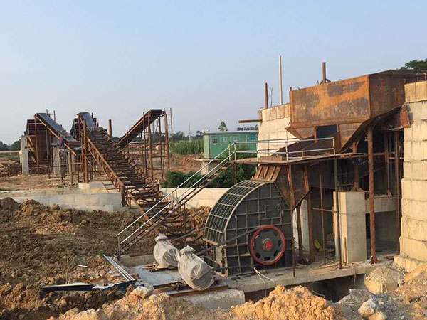 云南貴州移動破碎機(jī)建筑垃圾