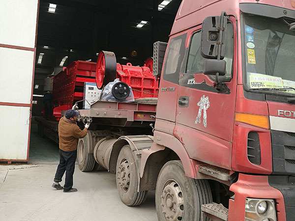 湖北小型移動(dòng)移動(dòng)破碎機(jī)售價(jià)