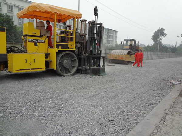 移動式道路破碎機