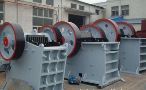 長(zhǎng)石砂巖顎式破碎機(jī)