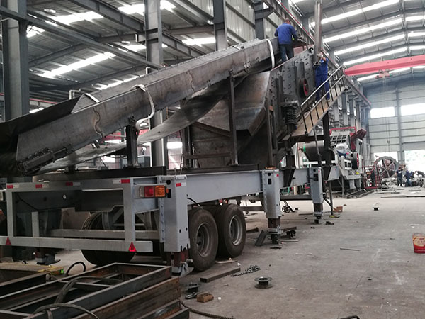 二百多萬的移動(dòng)破碎站
