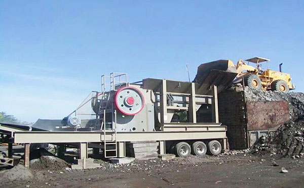 移動(dòng)覆帶破碎機(jī)