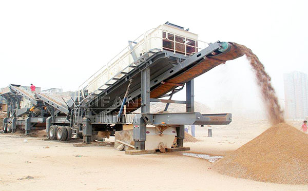 履帶式移動破碎機(jī)設(shè)備