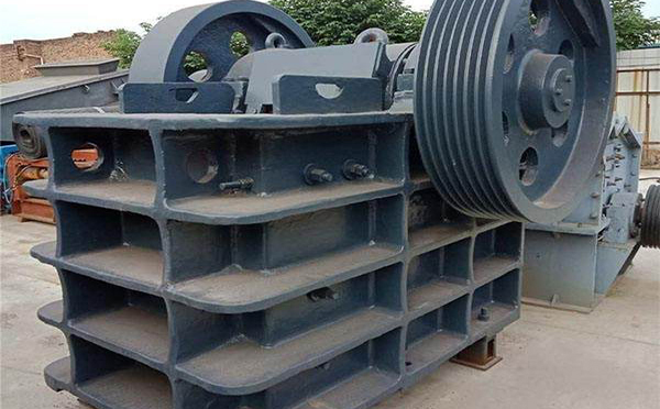 對(duì)輥制砂機(jī)